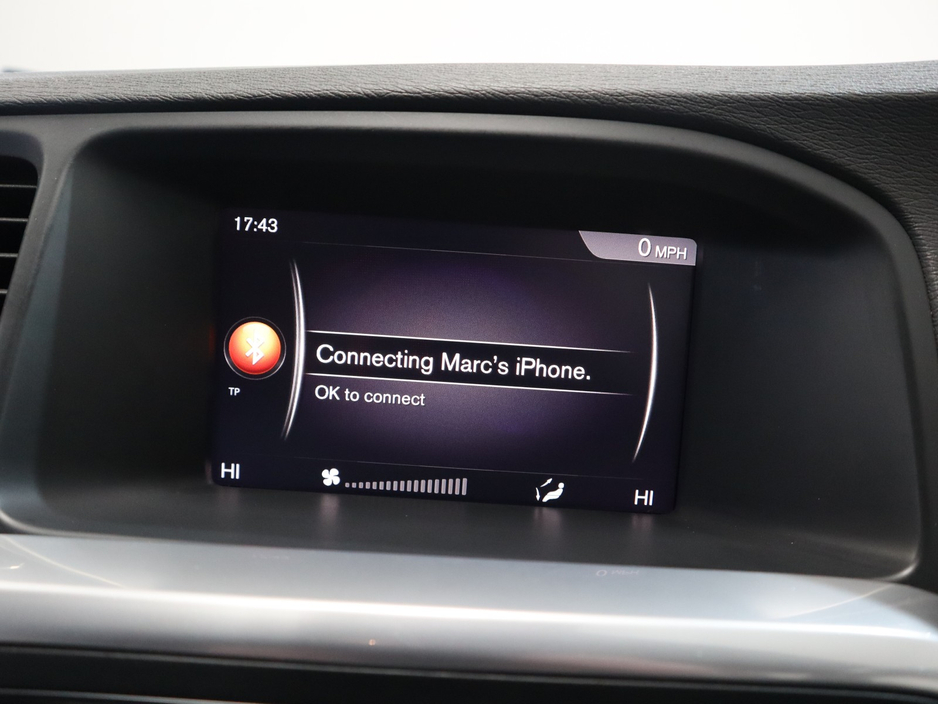 2017 Volvo S60 - image 17