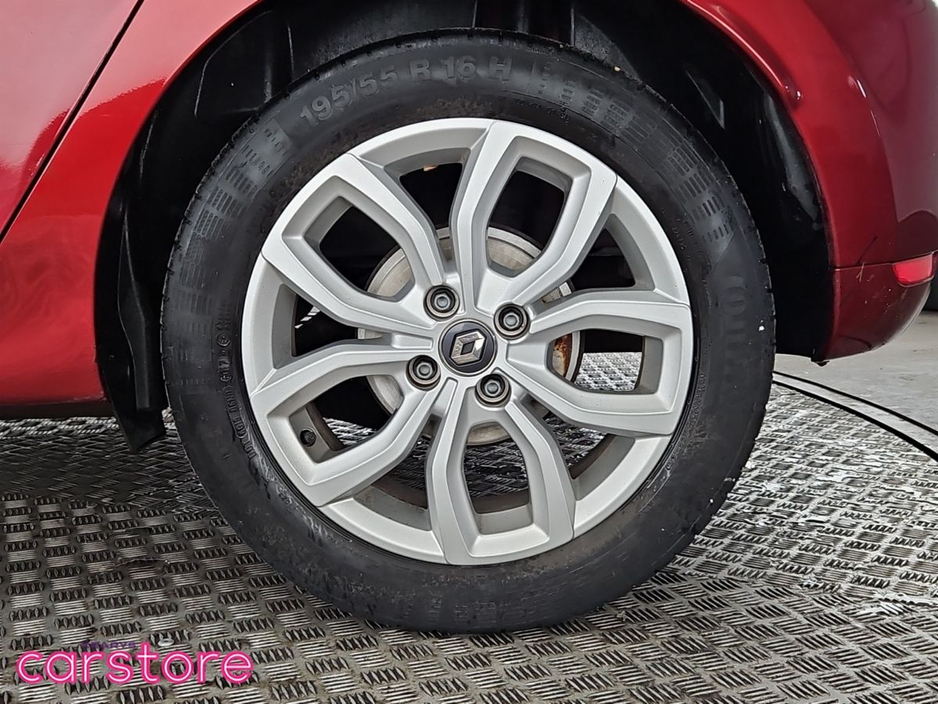 2018 Renault Clio - image 14