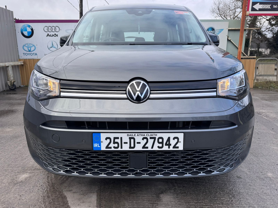 2025 Volkswagen Caddy Maxi Life LIFE TDI 122BHP A7F 5DR A €42,500