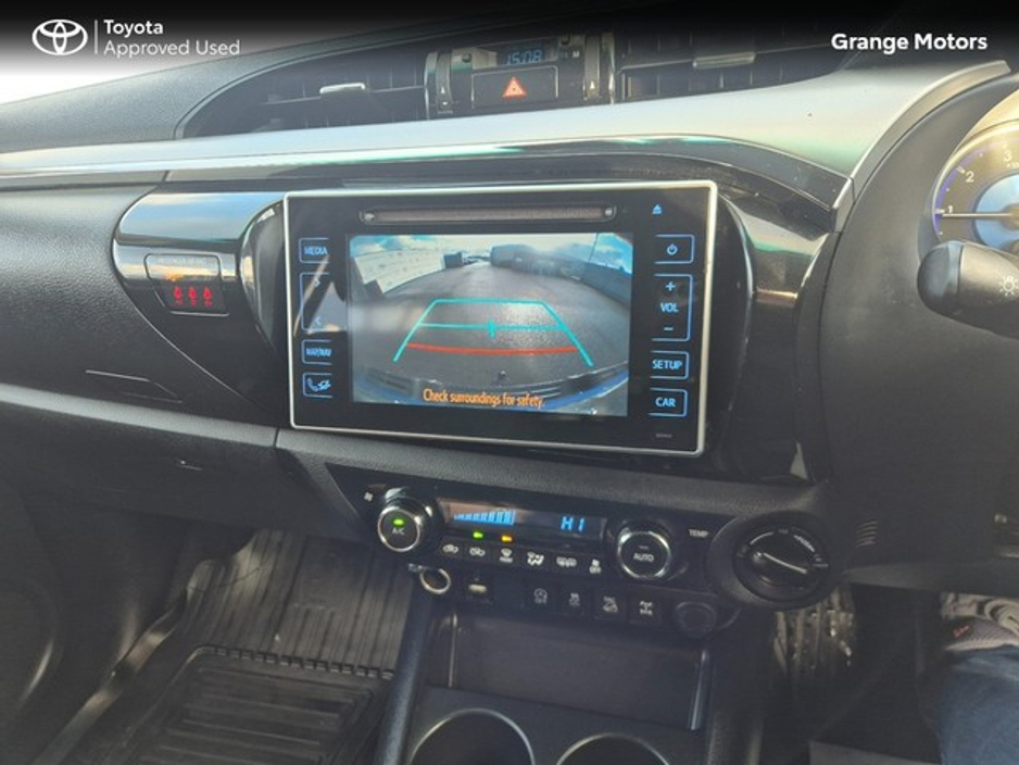 2018 Toyota Hilux - image 13