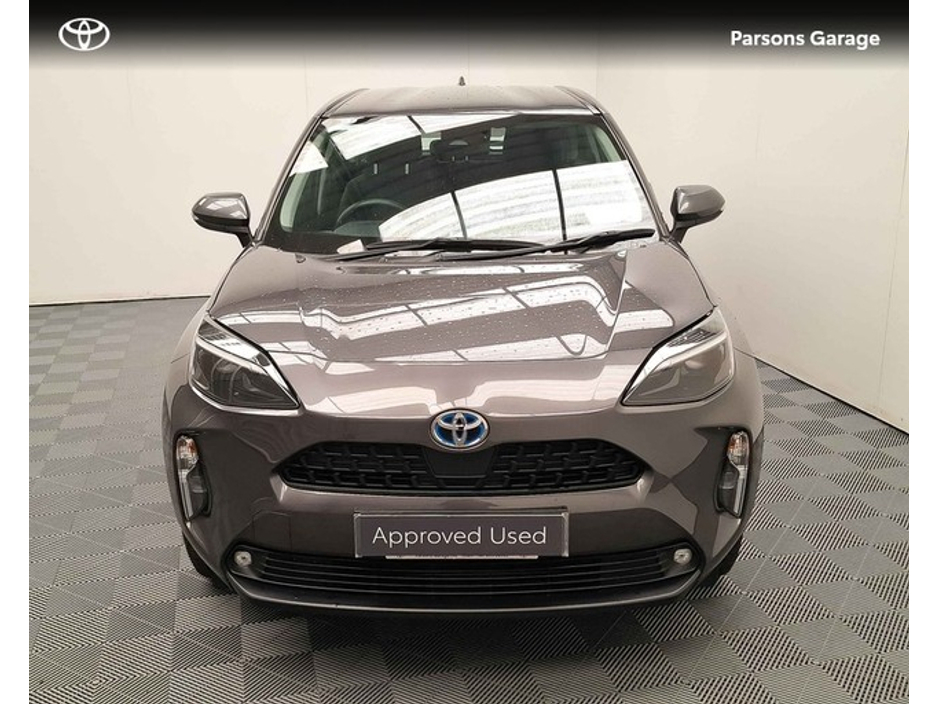 2023 Toyota Yaris Cross - image 3