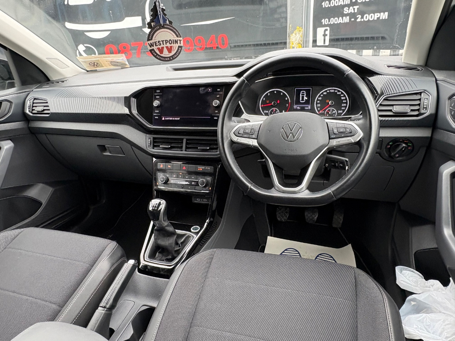 2021 Volkswagen T-Cross - image 12