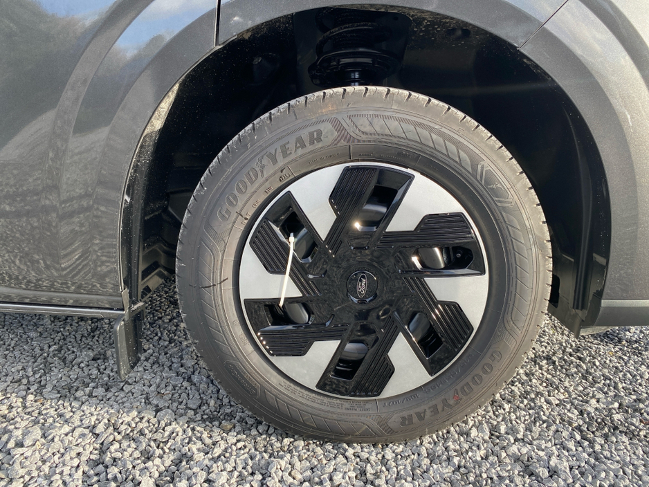 2026 Ford Transit Kombi Kombi 2.5 PHEV 232 BHP Automatic €60,500