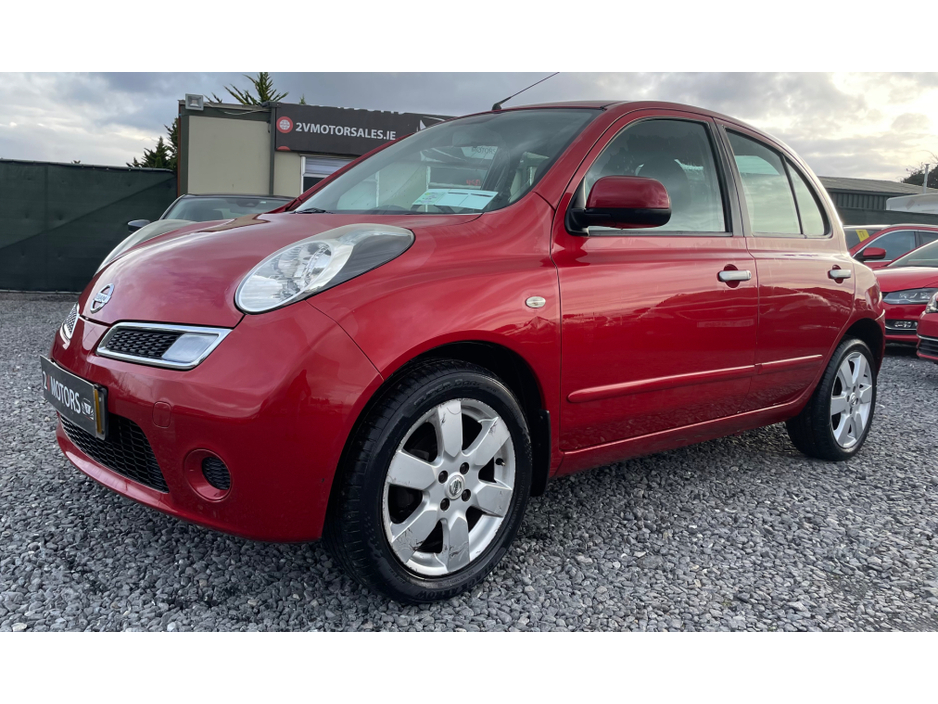 2011 Nissan Micra - image 3