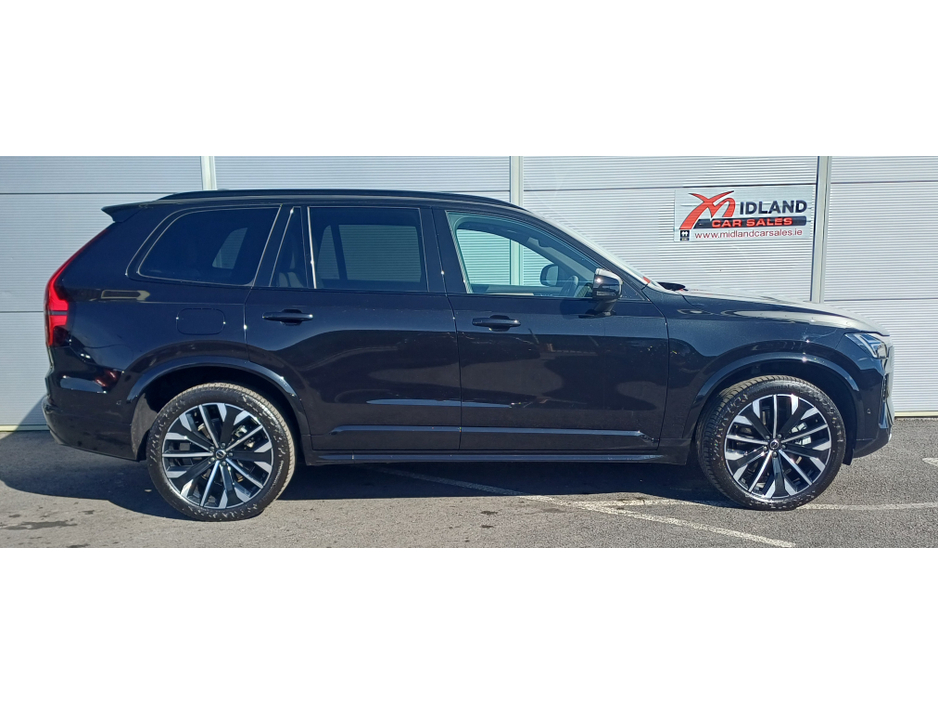 2025 Volvo XC90 - image 15