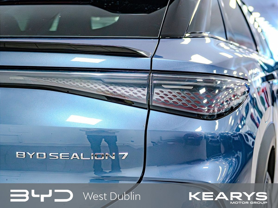 2025 BYD Sealion 7 - image 22