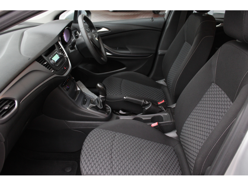 2017 Opel Astra 1.4i S EDITION 5DR HATCHBACK //IRISH CAR FROM NEW WITH ONLY 64000 KM'S // BUY WITH CONFIDENCE AA AND SIMI APPROVED DEALER 2026 // FINANCE ARRANGED // ALL TRADE INS WELCOME // €10,950