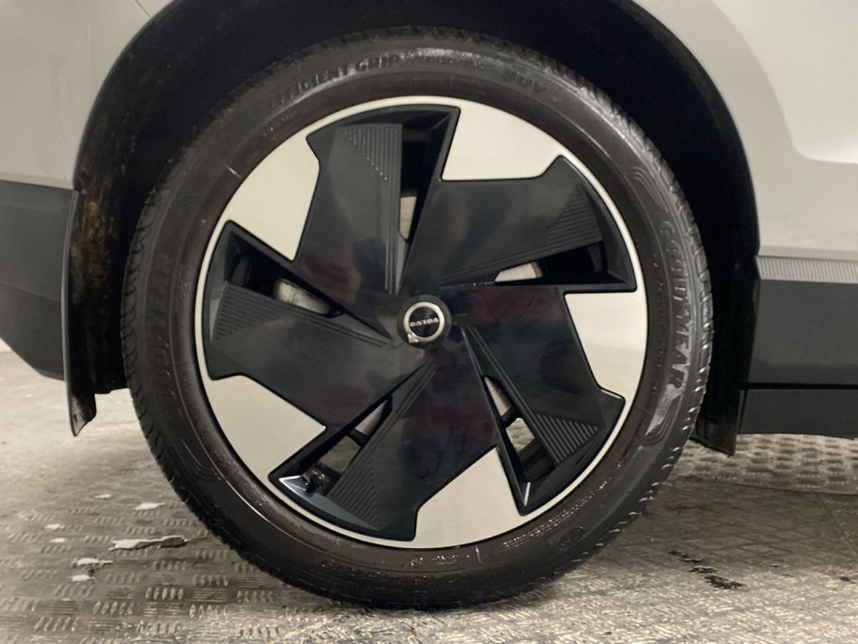 2025 Volvo EX30 Single Motor BEV 272hp Plus €39,995