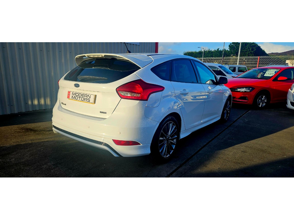 2018 Ford Focus - image 8