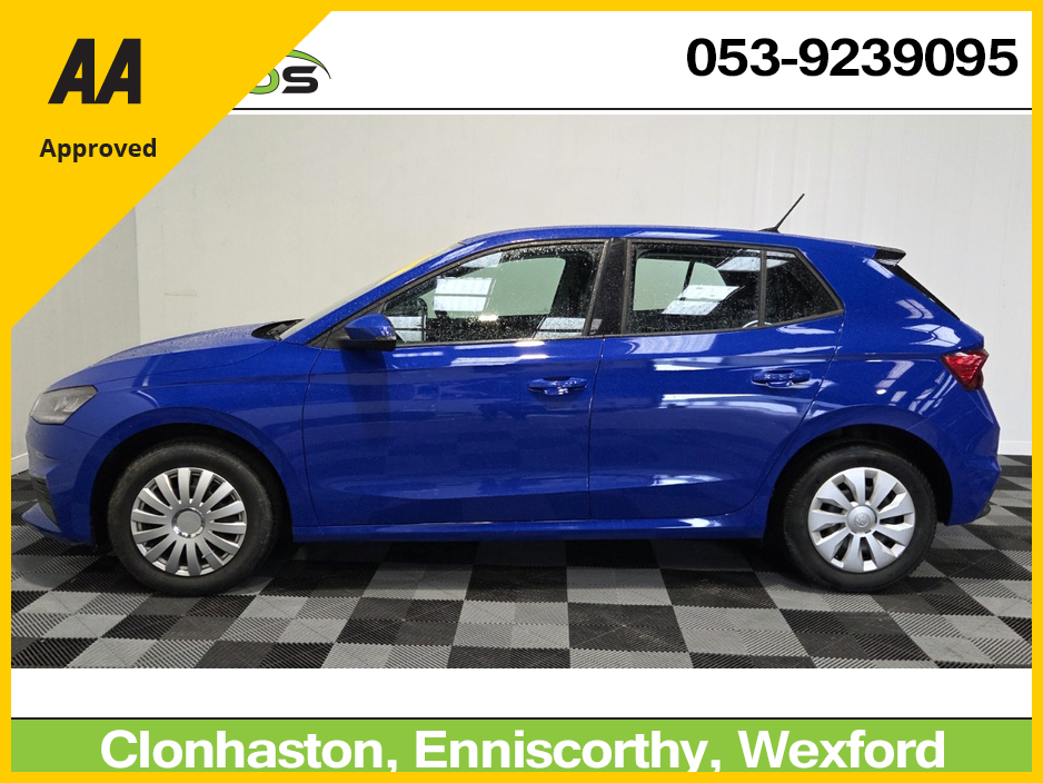 2023 Skoda Fabia - image 3