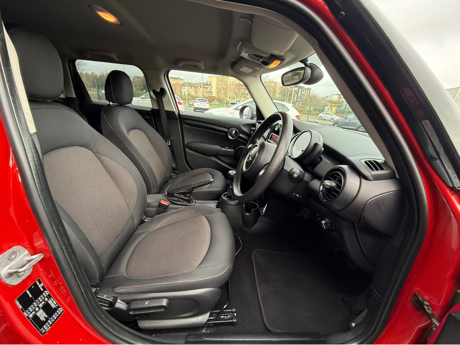 2017 MINI Cooper Black Ed 1.5P €15,750