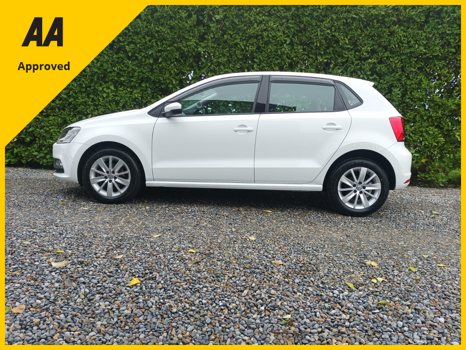 2017 Volkswagen Polo 1.2 TSI COMFORTLINE SPOTLESS WITH ONLY 24,524kms COMPREHENSIVE SERVICE HISTORY (10 STAMPS) FACTORY IMMOBILISER LEATHER STEERING WHEEL AUTO HEADLIGHTS FRONT FOGS ALLOY WHEELS ANDROID AUTO APPLE CARPLAY €14,395