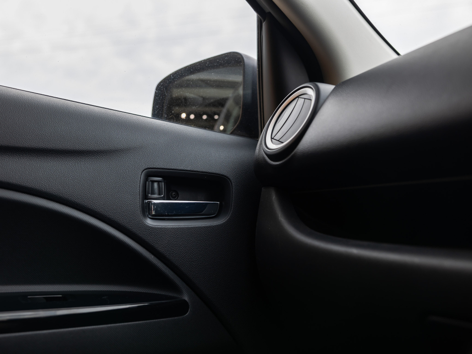 2018 Mitsubishi Space Star - image 17