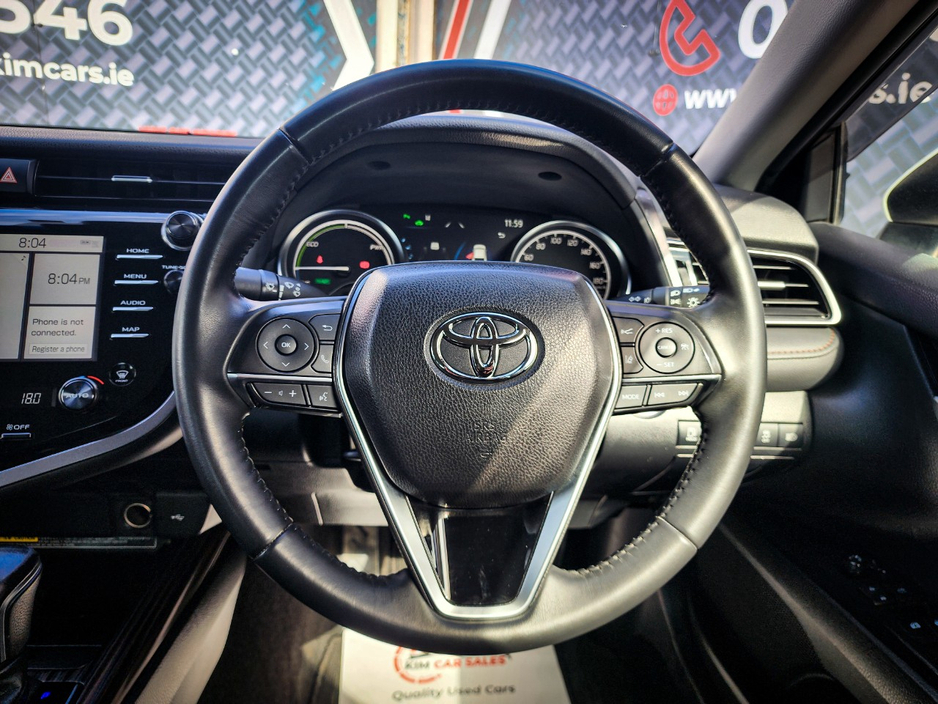 2020 Toyota Camry - image 26
