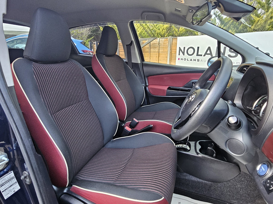 2017 Toyota Vitz - image 21