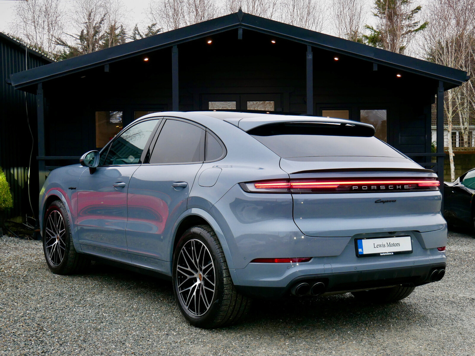 2025 Porsche Cayenne Cayenne E-Hybrid Coup&eacute; €123,950