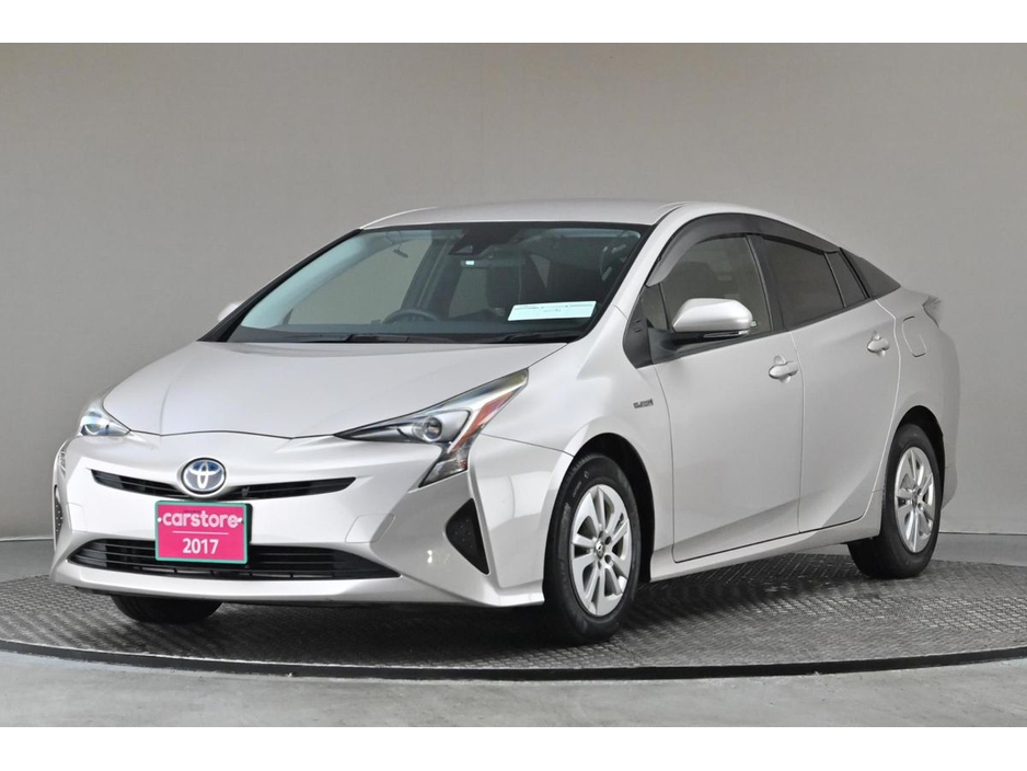 2017 Toyota Prius - image 3