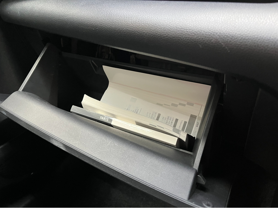 2021 Toyota Yaris - image 14