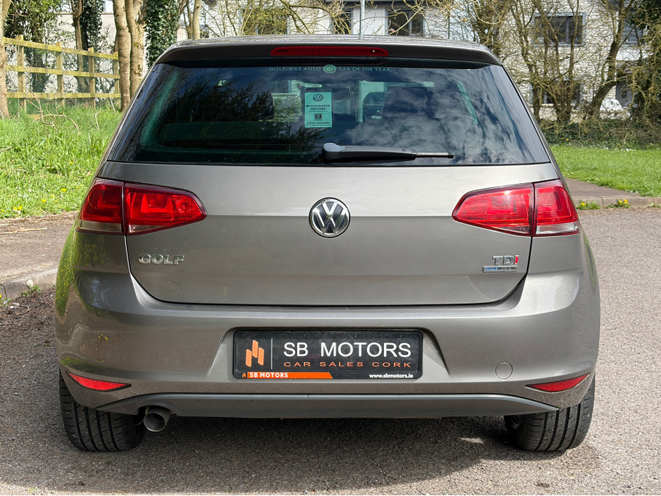 2014 Volkswagen Golf - image 5