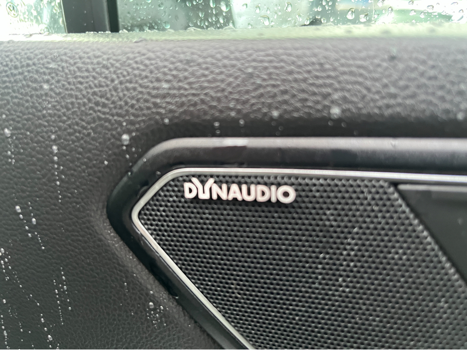 2020 Volkswagen Tiguan R-LINE 4MOTION AUTOMATIC 2.0 DIESEL //MASSIVE SPEC//DYNAUDIO SOUND SYSTEM//FULL LEATHER HEATED SEATS//360 PARKING CAMERAS//HEAD UP DISPLAY// €35,950