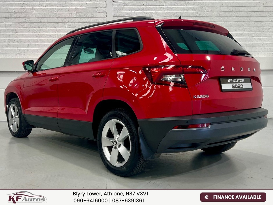 2020 Skoda Karoq - image 6