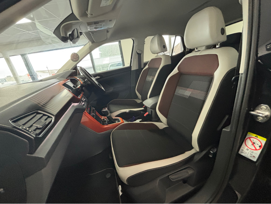 2020 Volkswagen T-Cross - image 12