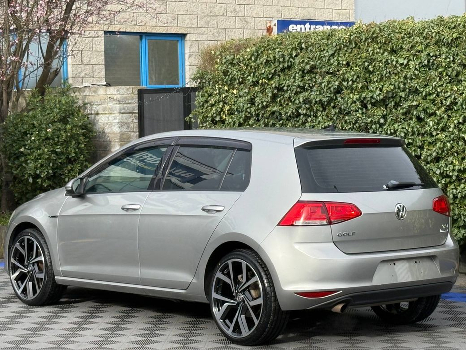 2015 Volkswagen Golf - image 5