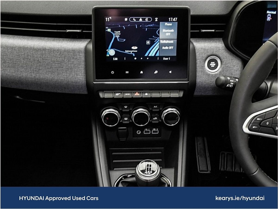 2025 Renault Clio - image 18