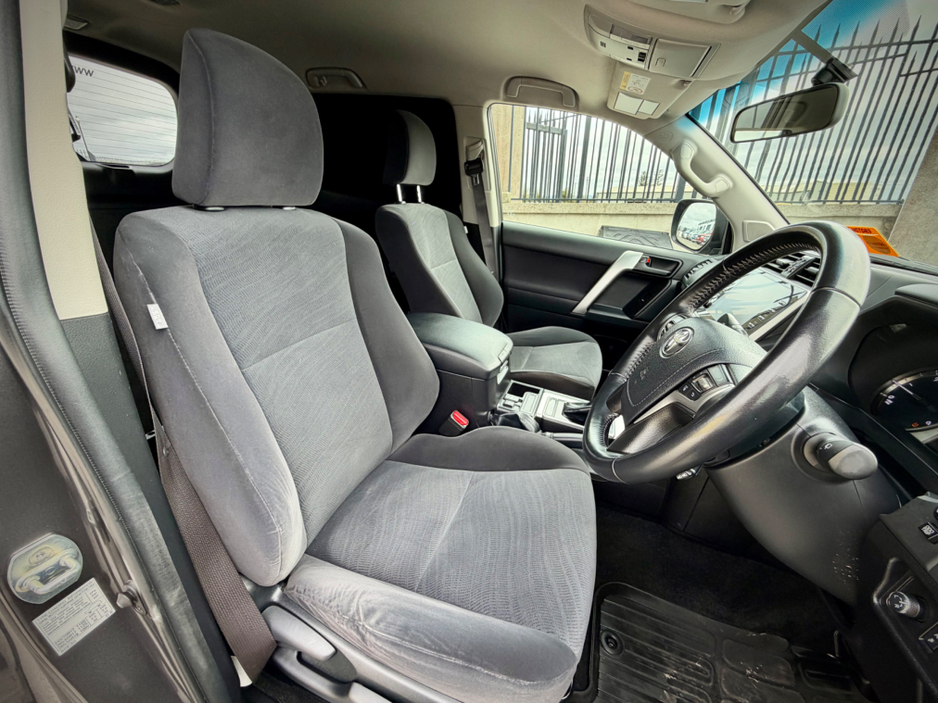 2024 Toyota Landcruiser - image 10