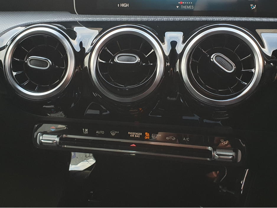 2019 Mercedes-Benz A Class SE EXECUTIVE A180D 1.5D 115BHP AUTOMATIC NCT 02/28 FINANCE AVAILABLE @ €90 PER WEEK 2 KEYS/ HALF LEATHER/ REVERSE CAMERA/ MERCEDES COMMAND SYSTEM/ HISTORY CHECKED €19,900