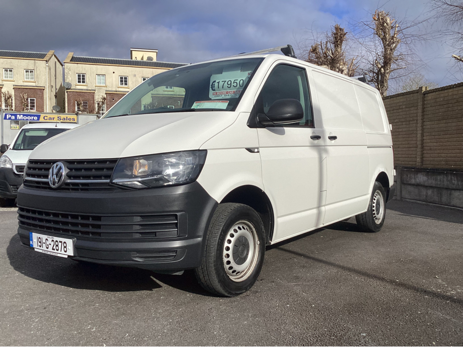 2019 Volkswagen Transporter - image 7
