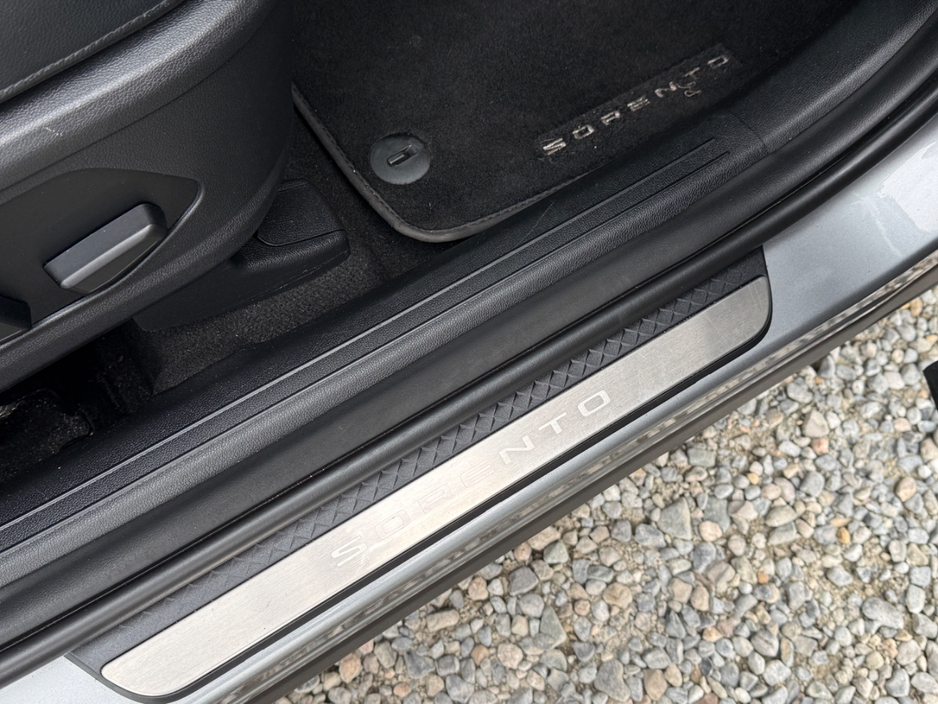 2021 Kia Sorento - image 19