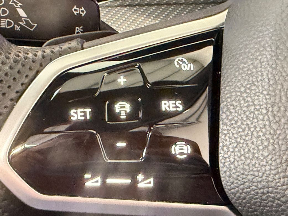 2021 Volkswagen Golf - image 22