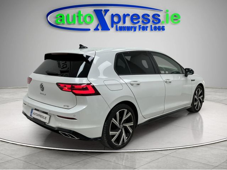 2023 Volkswagen Golf - image 7