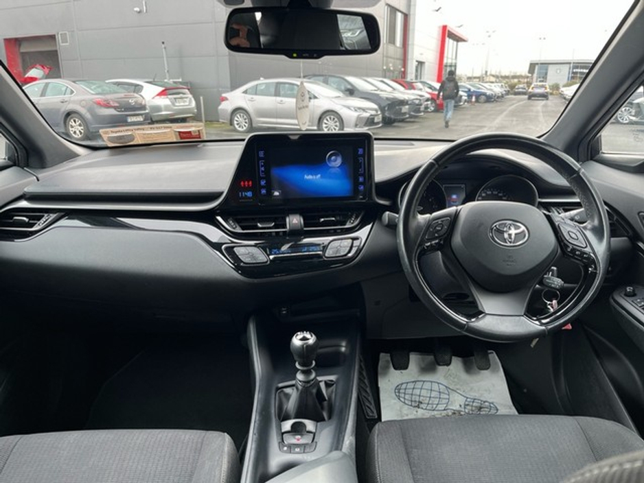 2017 Toyota C-HR C-HR 1.2T LUNA €17,950