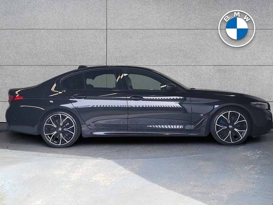 2022 BMW 5 Series - image 3