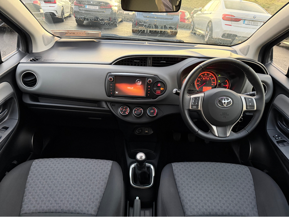 2015 Toyota Yaris Mint Yaris - 1.0 petrol - fantastic spec €11,750