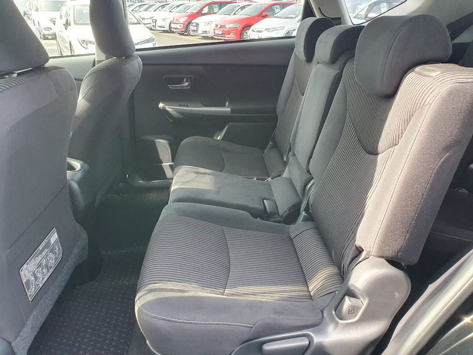 2016 Toyota Prius+ - image 17