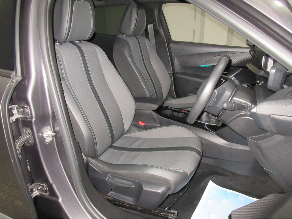 2023 Peugeot 2008 - image 10