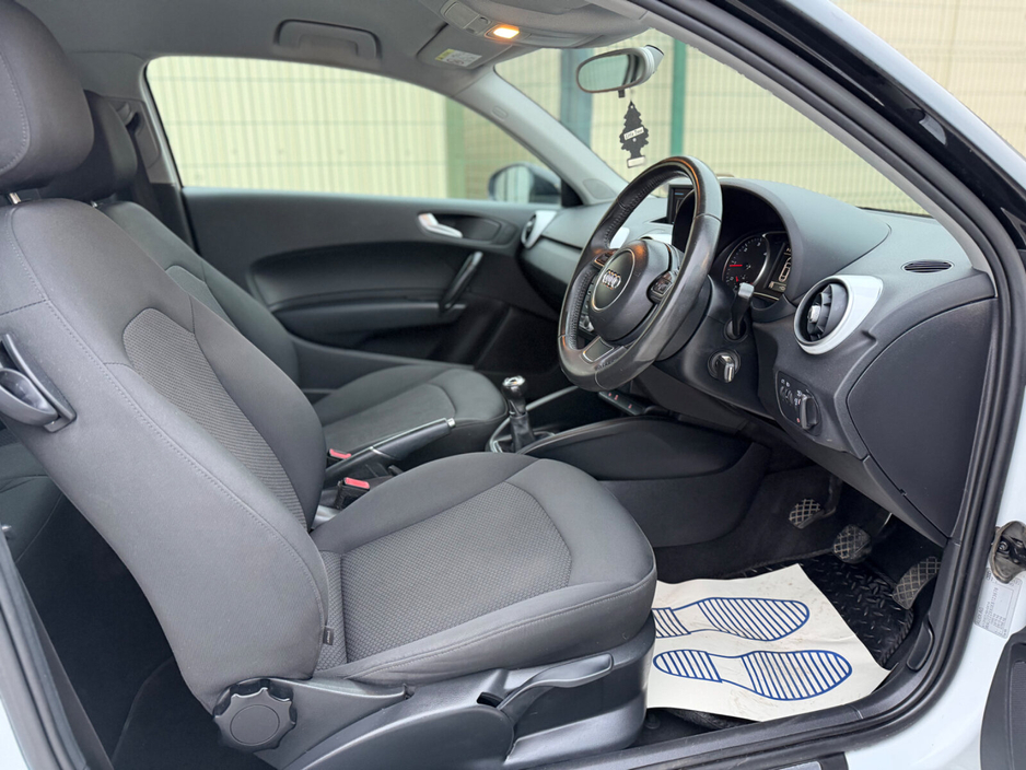 2014 Audi A1 - image 11