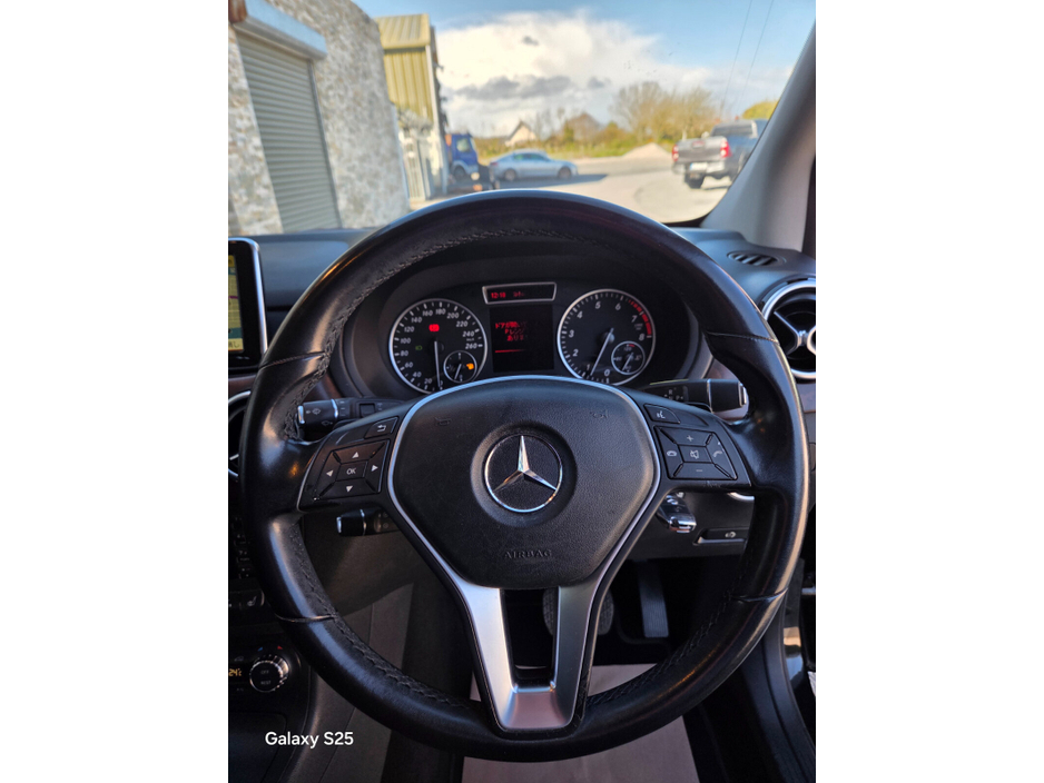 2012 Mercedes-Benz B Class - image 8