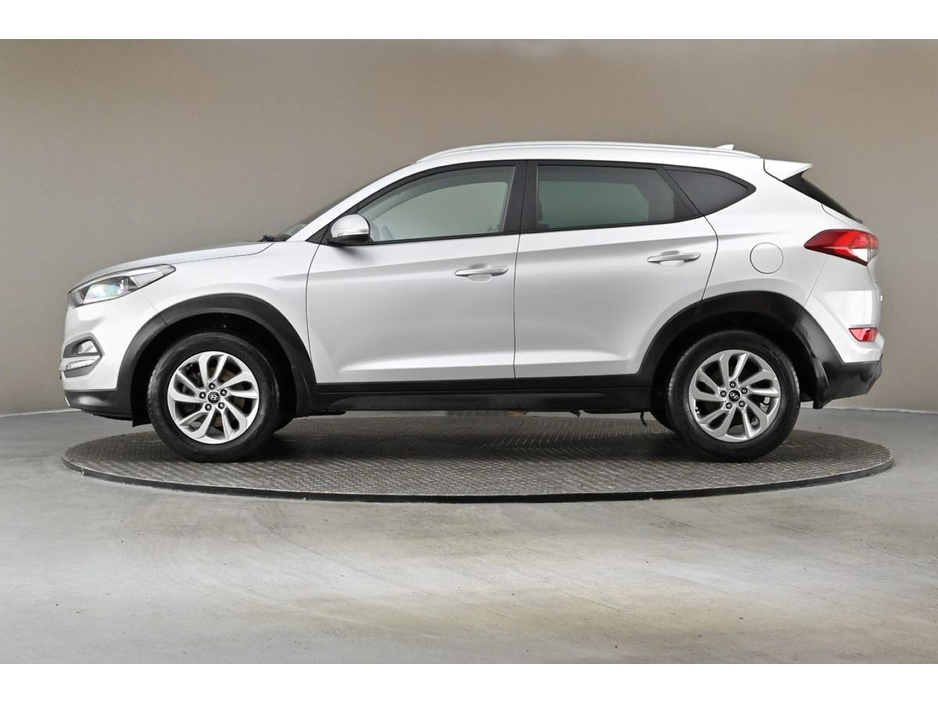 2016 Hyundai Tucson - image 5