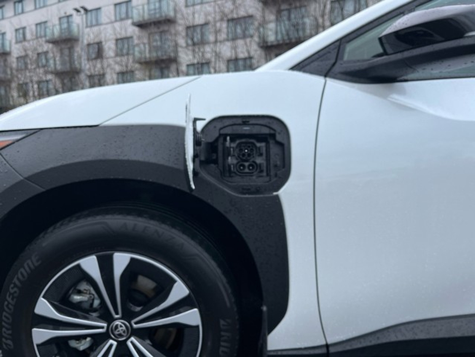 2023 Toyota bZ4X - image 6