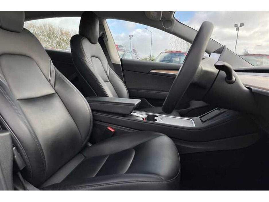 2023 Tesla Model 3 - image 10