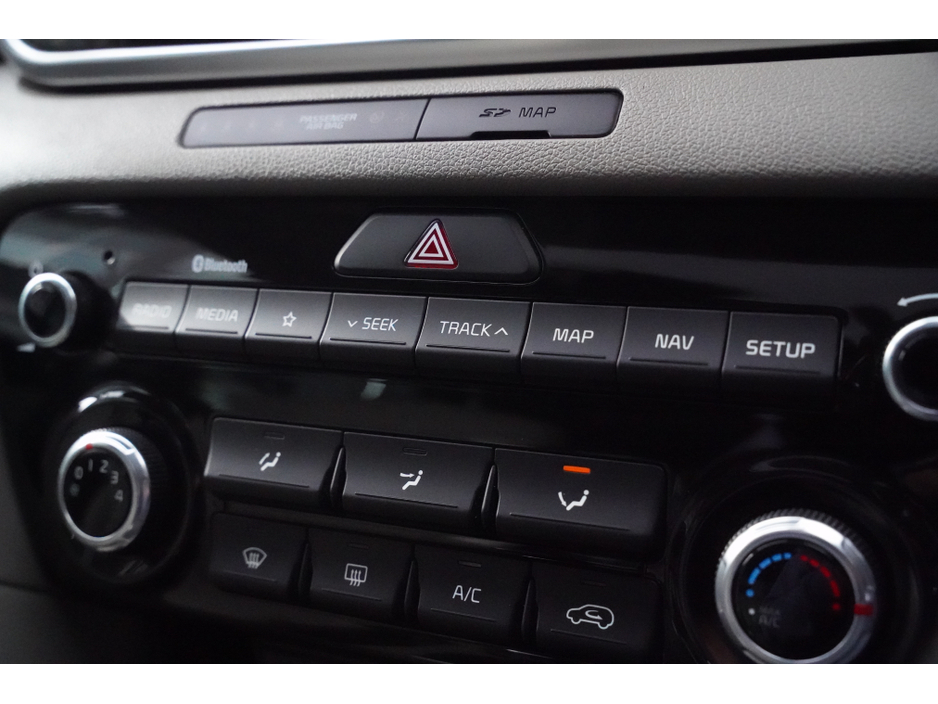 2020 Kia Sportage - image 14