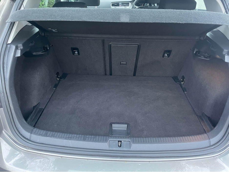 2016 Volkswagen Golf - image 8