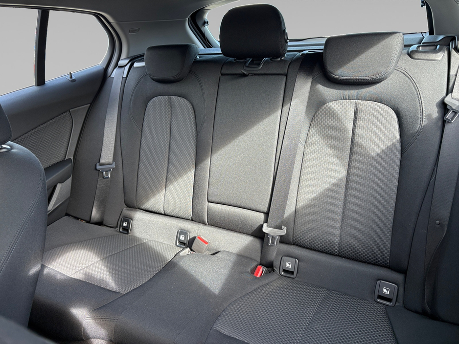 2020 BMW 1 Series - image 14