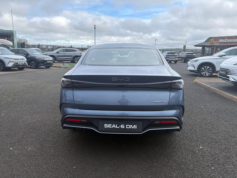2026 BYD Seal 6 - image 9