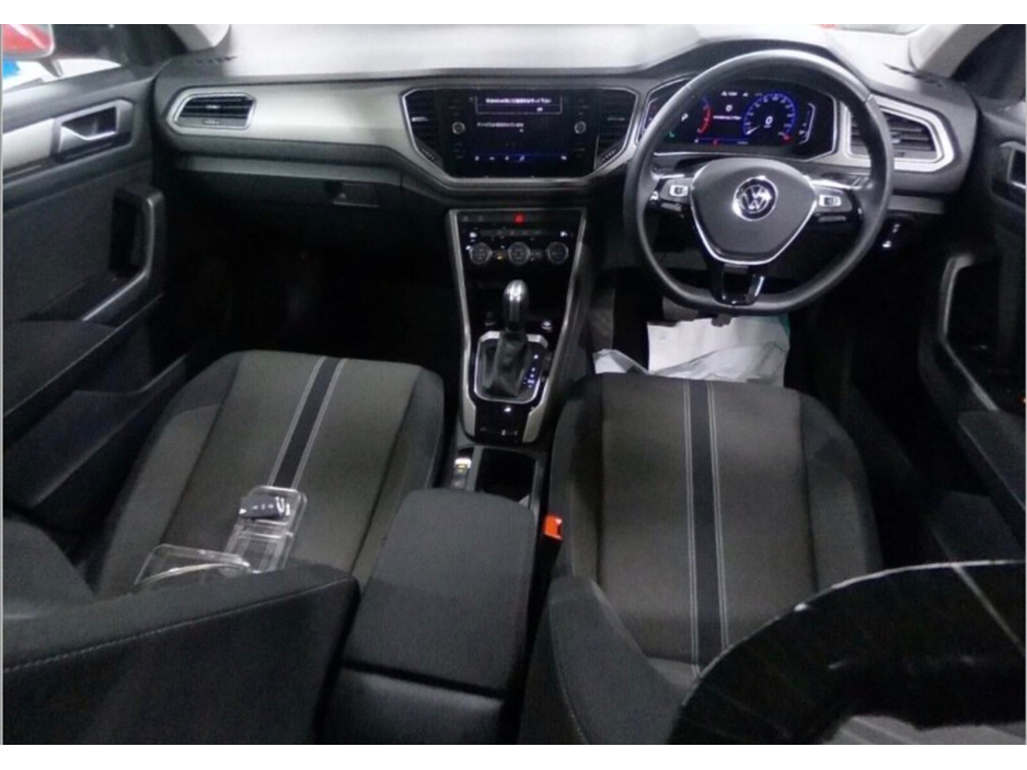 2021 Volkswagen T-Roc - image 5