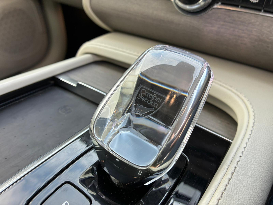 2023 Volvo XC90 - image 10